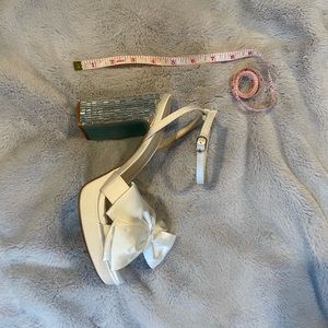 Betsey Johnson “Maddy” in shade ivory 💍💖